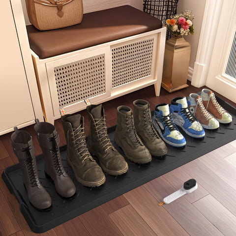 UltraLegend extra large boot tray with raised edges traps dirt and snow