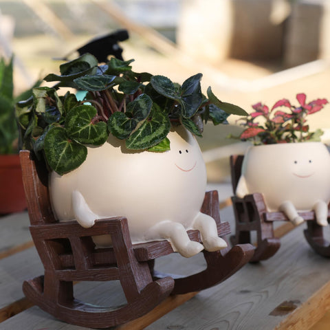 UMESONG planter with drainage hole design supports healthy watering.