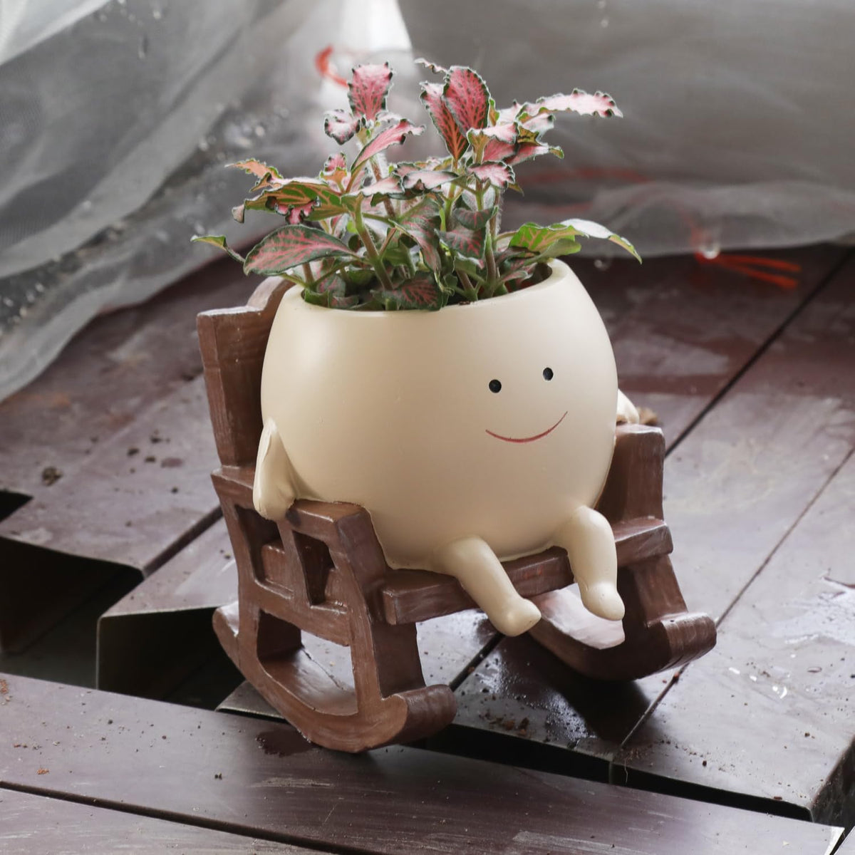 UMESONG Smily Face Planter Pot rocking chair close-up for indoor-outdoor decor with drainage