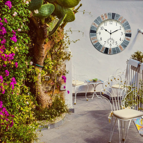 UMEXUS gift-ready clock suitable for housewarmings and birthdays.