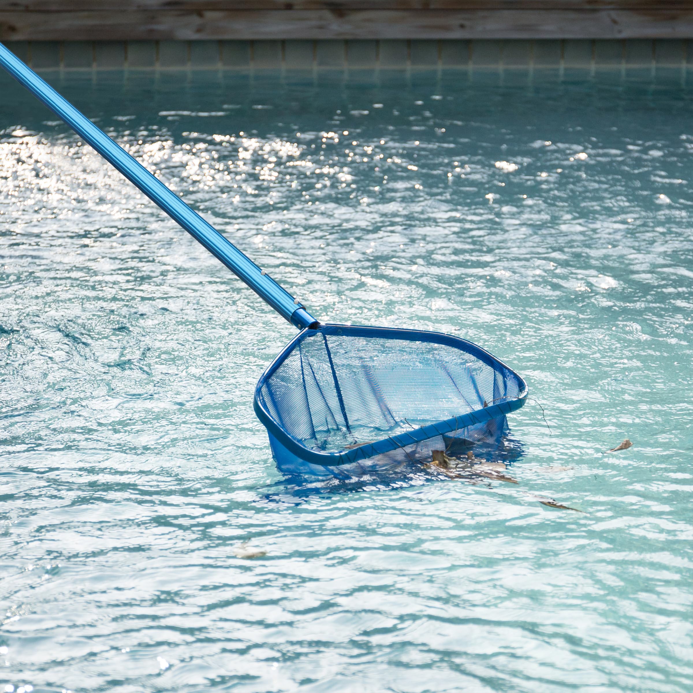 UNCO suitable for residential and commercial pool maintenance tasks.