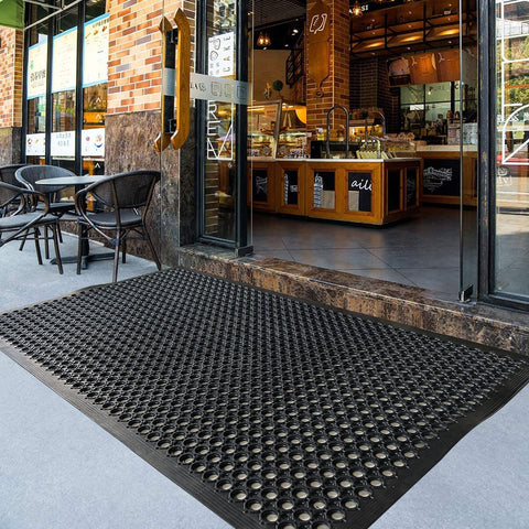 Uniboho drainage holes design helps liquids drain quickly in busy kitchens