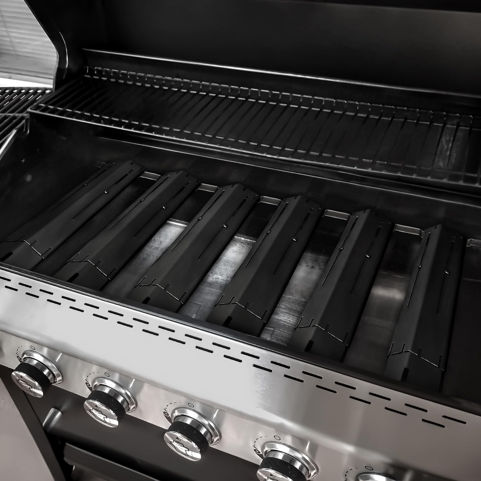 Unicook heavy-duty steel construction extends grill life through durable protection.