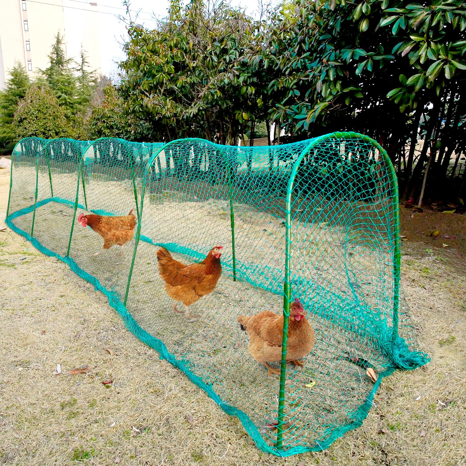 UNIFAMILY Chicken Tunnel packaging contents highlight quick, tool-free assembly for a sturdy setup.