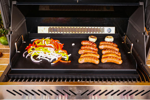Uniflasy 25 x 16-inch griddle fits large meals on many gas grills.