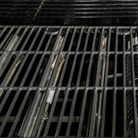 Sculpted to fit Char-Broil 17-inch grids for a snug, stable setup.