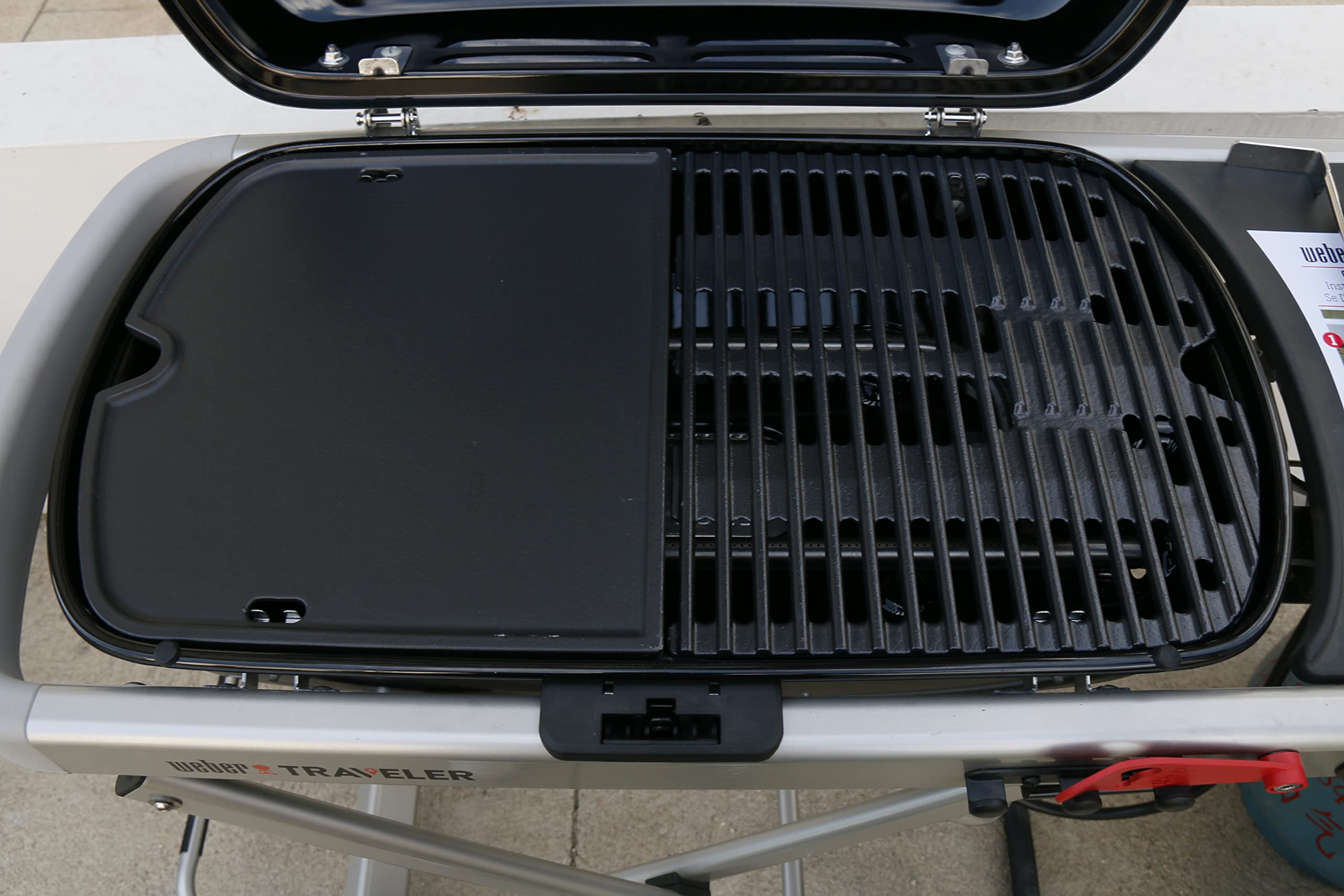 Uniflasy half-coverage griddle enables breakfast and small-item cooking on half the grill.