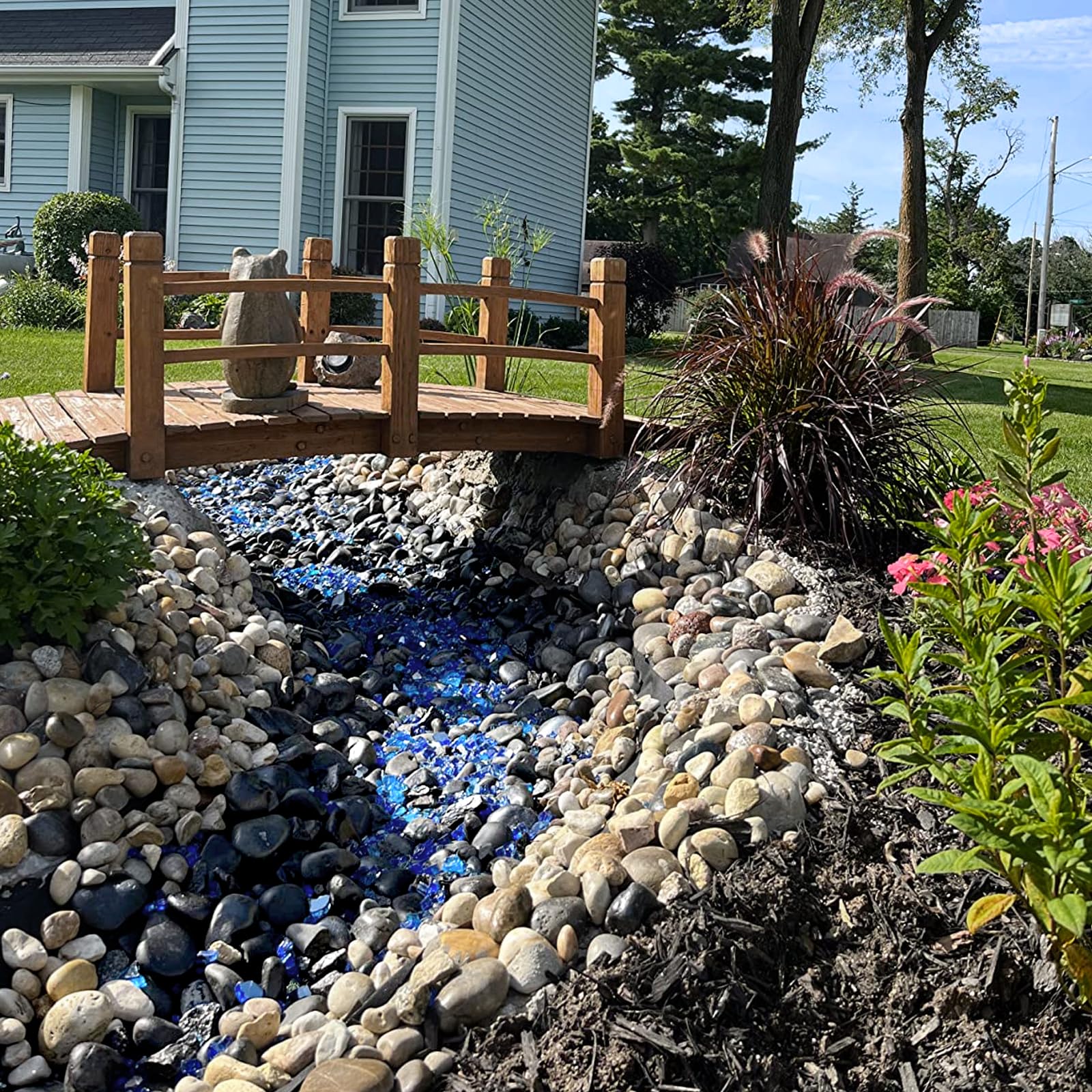 Uniflasy beads fit fire pits, bowls, and tables for versatile indoor or outdoor ambiance.