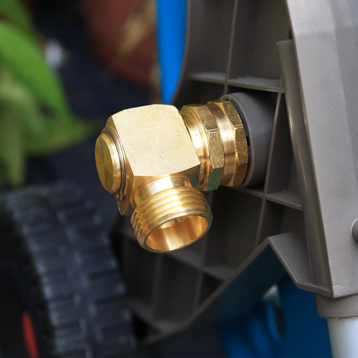 UNWAVER included washers and sealing tape for a clean, leak free seal.
