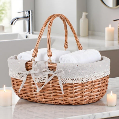 UoeRing gift-ready picnic basket displayed as a thoughtful present.