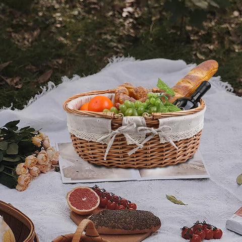 UoeRing romantic outdoor scene featuring the wicker basket on a park blanket.