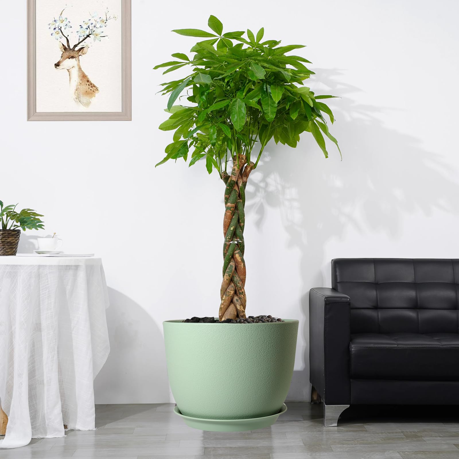 Granite-textured finish on UOUZ pot adds premium look.