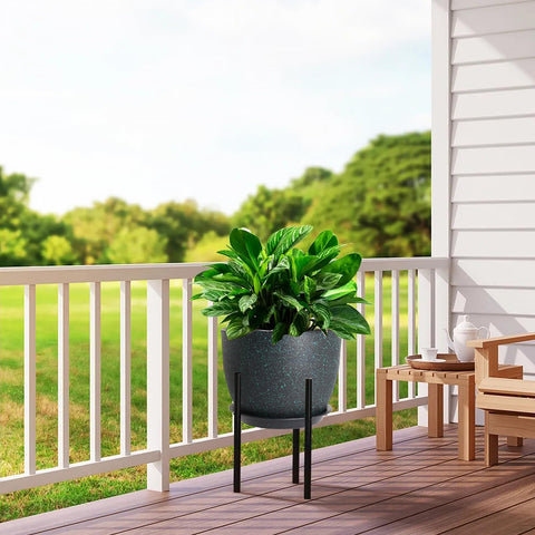 UOUZ pot bottom has 48 trapezoid drainage holes for efficient drainage.