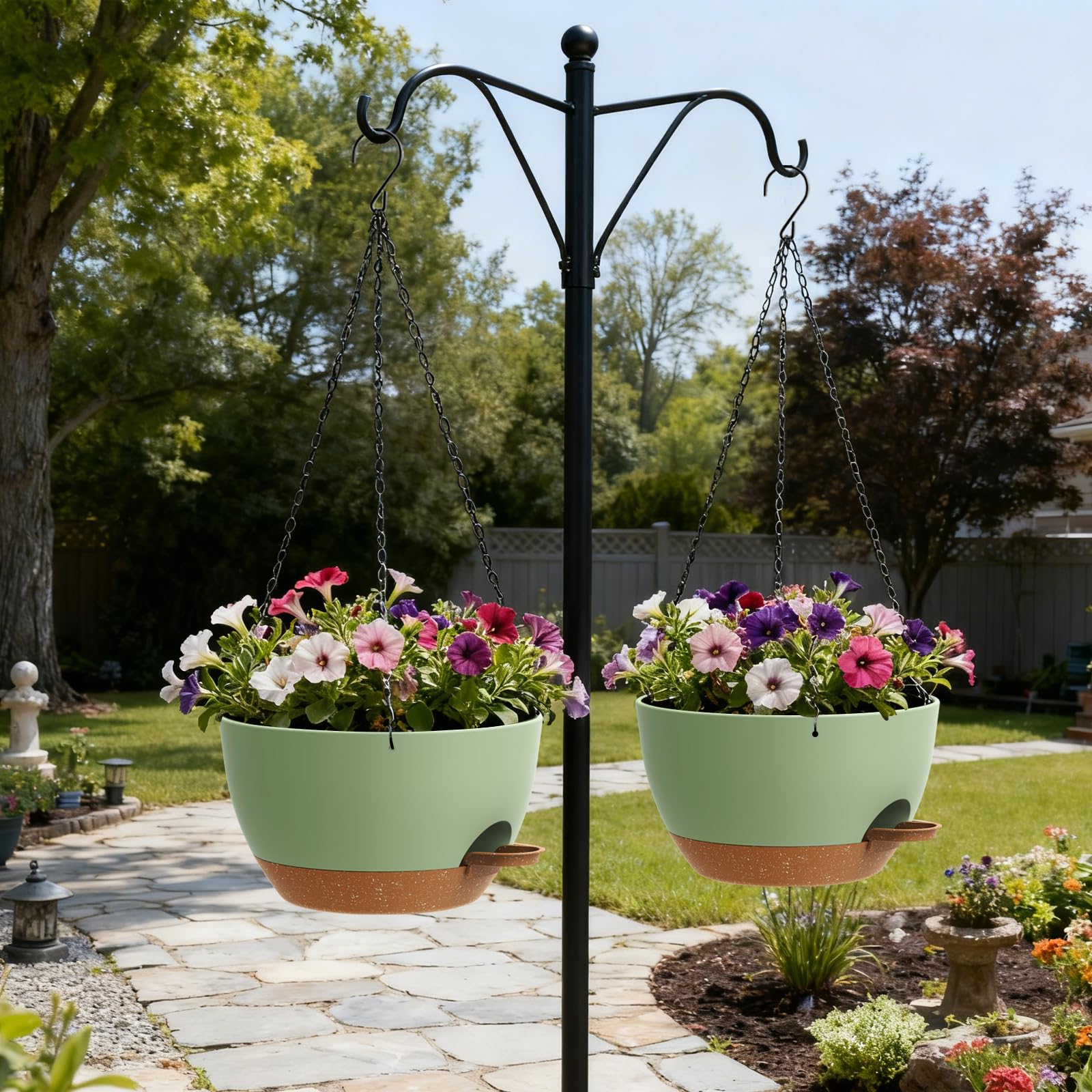 UOUZ watering lip-refill design shows spill-free reservoir access