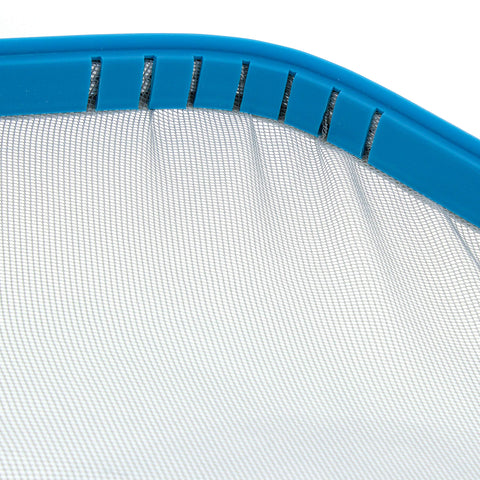 EZ Clip handle on U.S. Pool Supply skimmer enables quick pole attachment.
