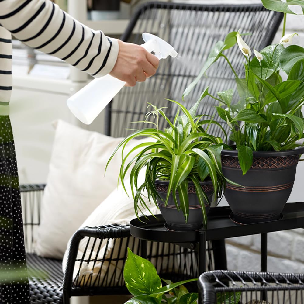 Usocik plaid design plant pot adds timeless style to any room.