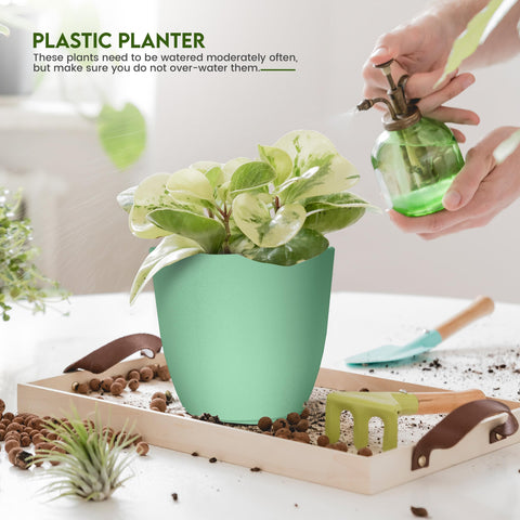 Utopia Home 5.3-inch plant pot with drainage for compact setups.