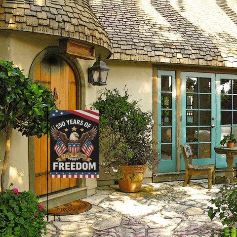 UV-protected printing preserves brightness during sun, rain, and wind.