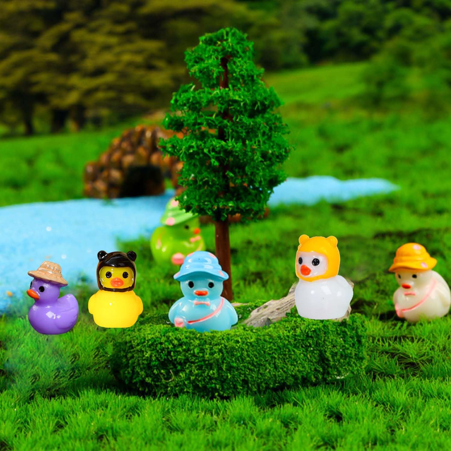 U-Zimikee pirate duck miniature adds playful treasure-hunt themes to mini scenes.
