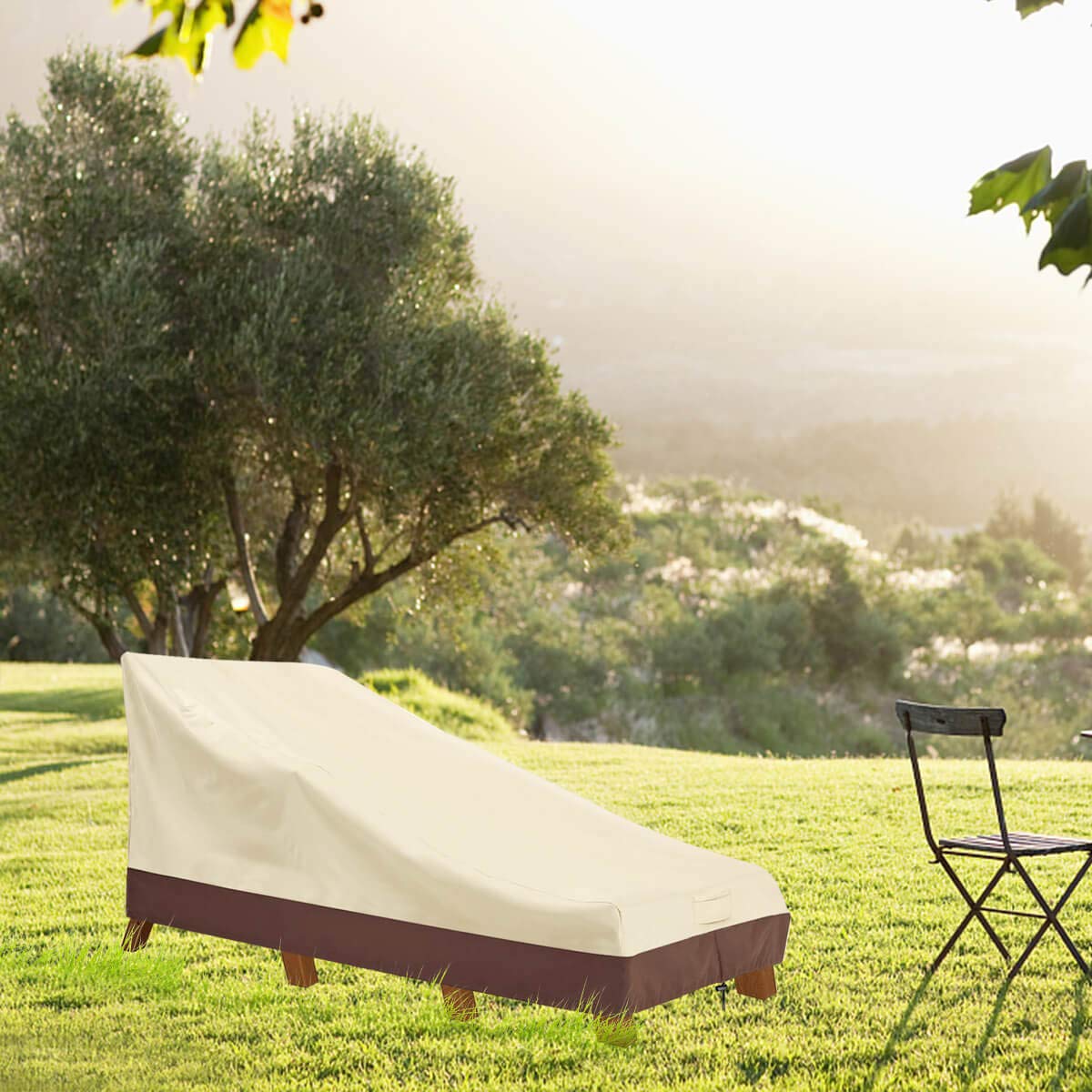 Vailge wide padded handles aid easy fitting and removal.