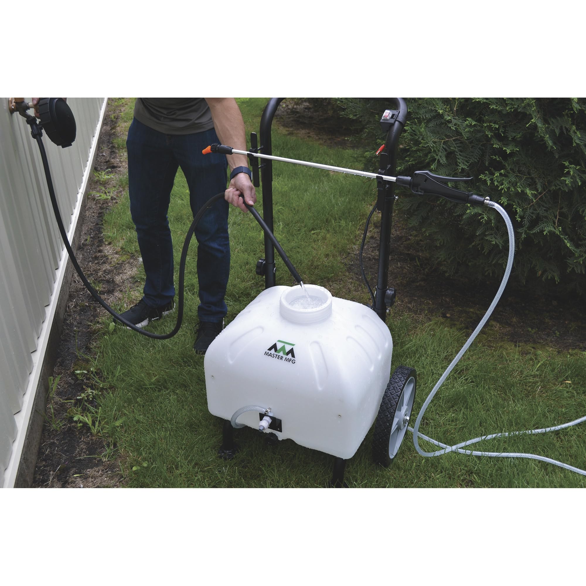 Valley Industries Master Mfg Revolt 9gal sprayer battery pack demonstrates lithium power