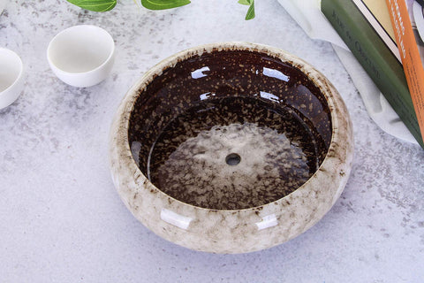 VanEnjoy cactus planter in white for a space-saving decorative display.