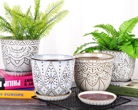VanEnjoy planter on table adds Bohemian charm to any room.