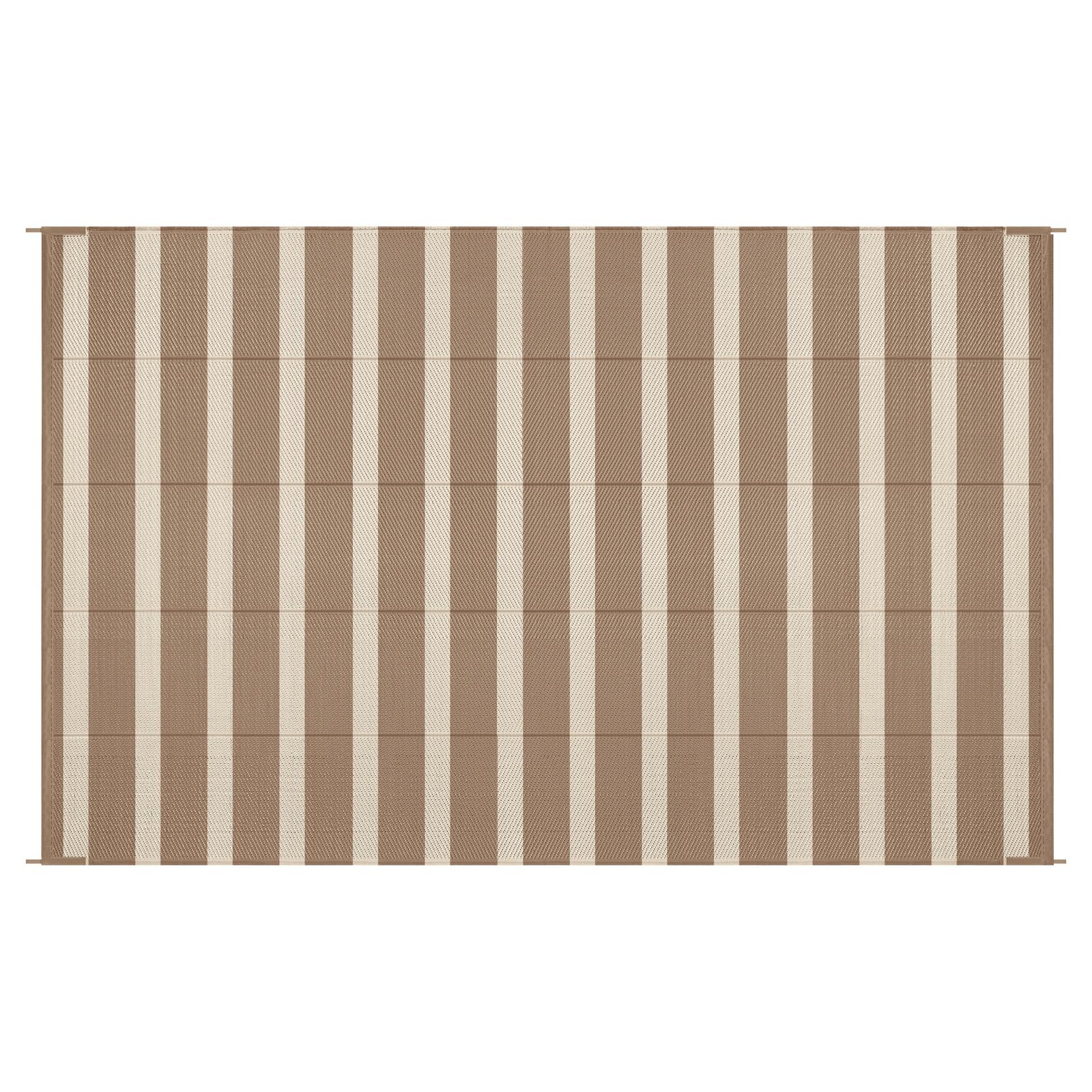 Vaukki kid-friendly deck rug, durable and quick to dry for family use.