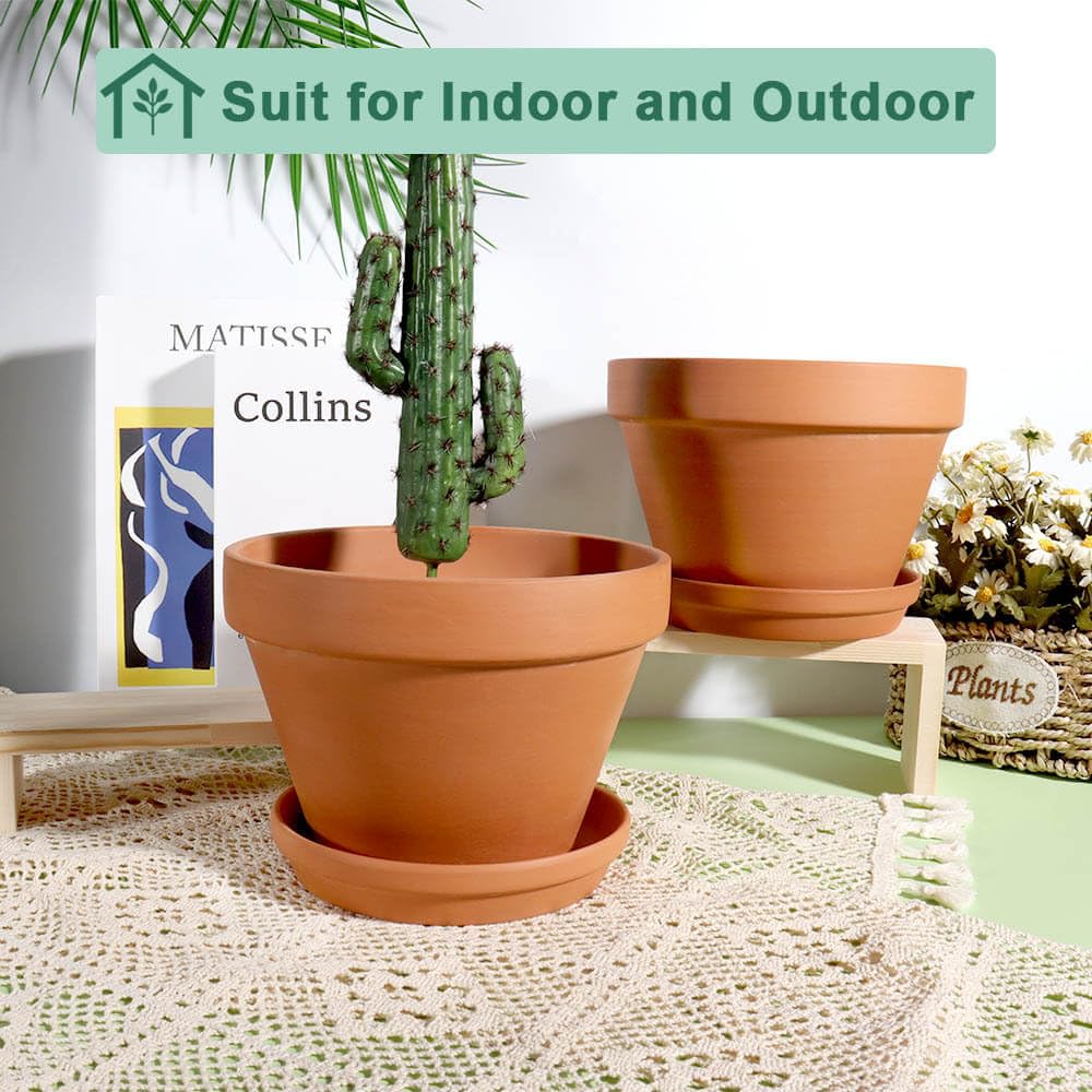 Vensovo terracotta pot with saucer keeps surfaces clean