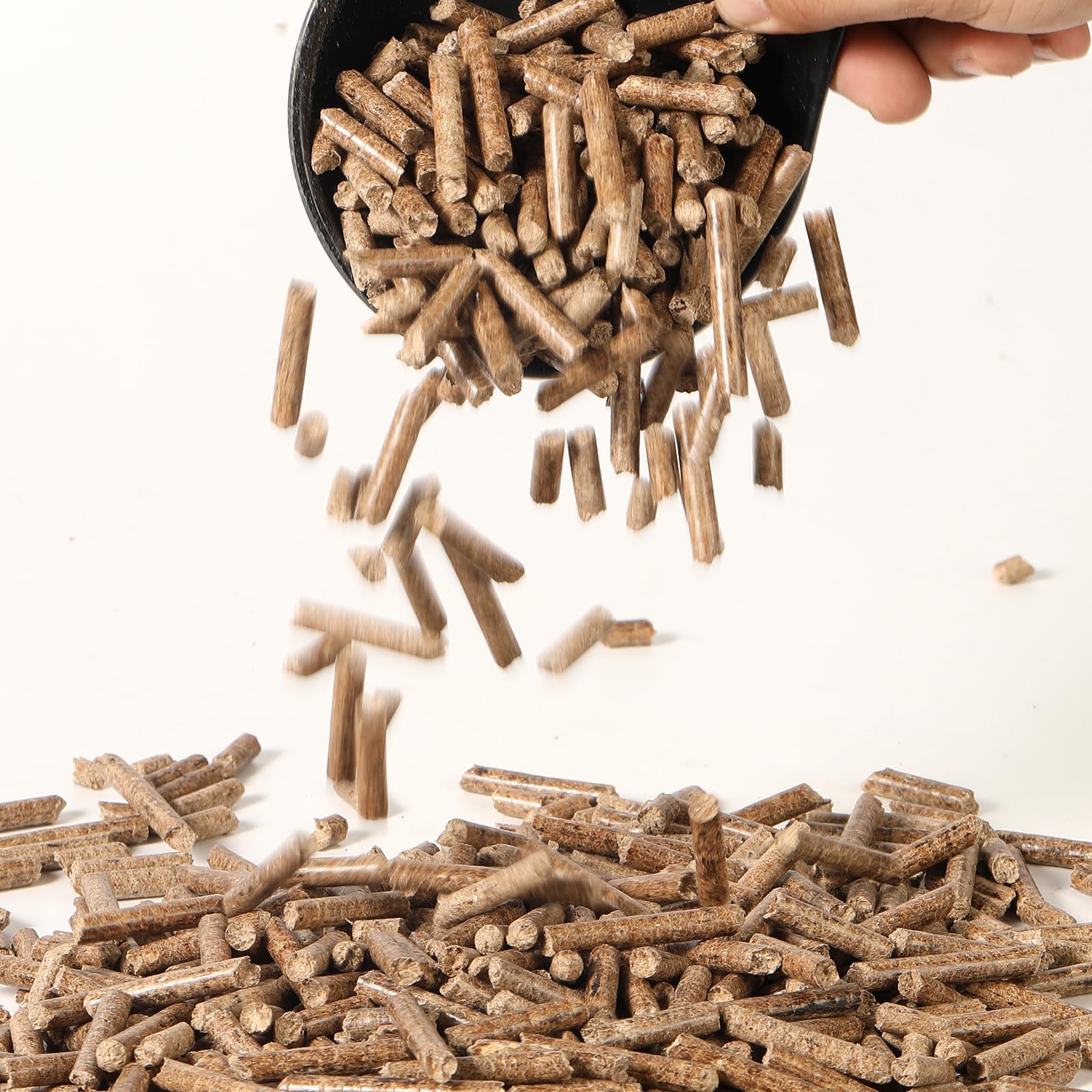 VERSAWOOD 100% natural hardwood pellets for consistent, high-heat cooking