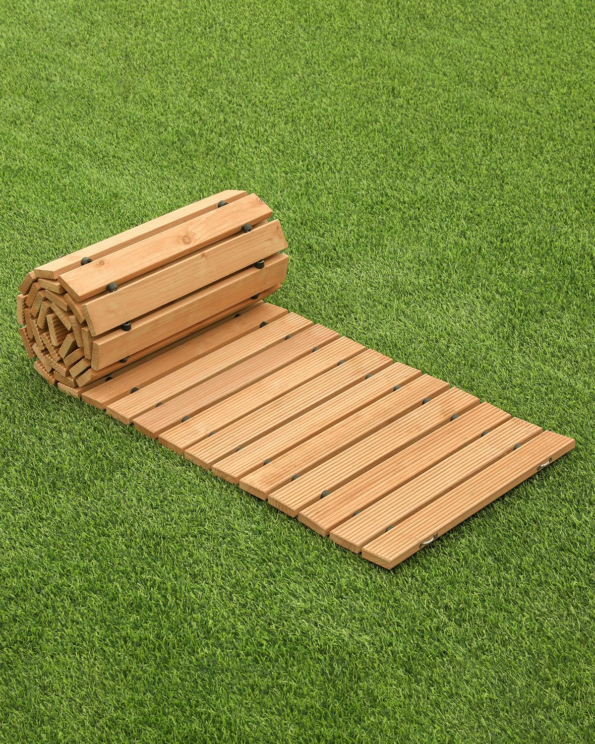 VEVOR wooden garden pathway roll-out cedar demonstrates easy setup and clean footwear protection.
