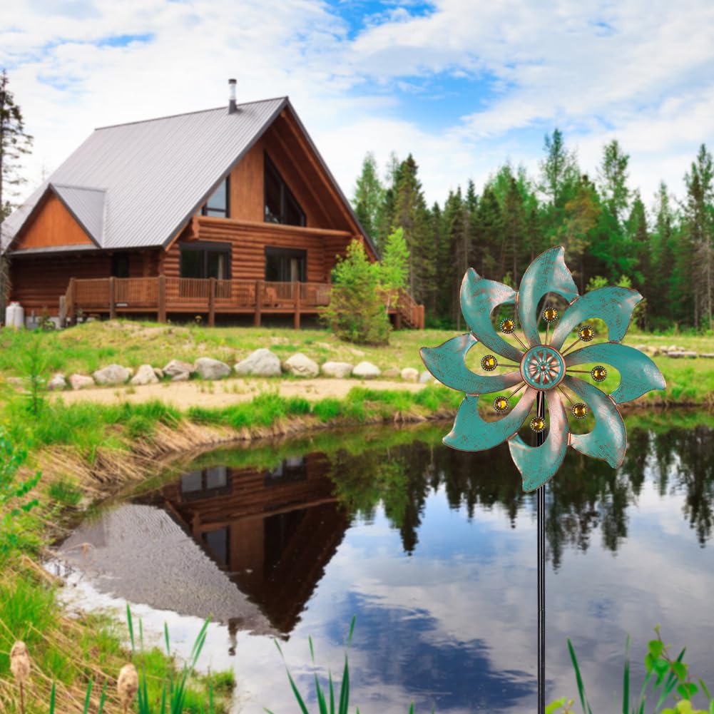 VEWOGARDEN wind spinner makes a charming gift for garden lovers