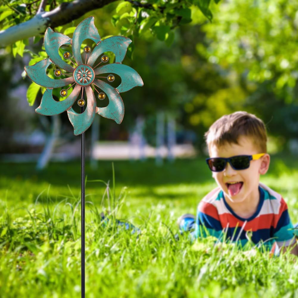VEWOGARDEN wind spinner spins in breeze with sunlight