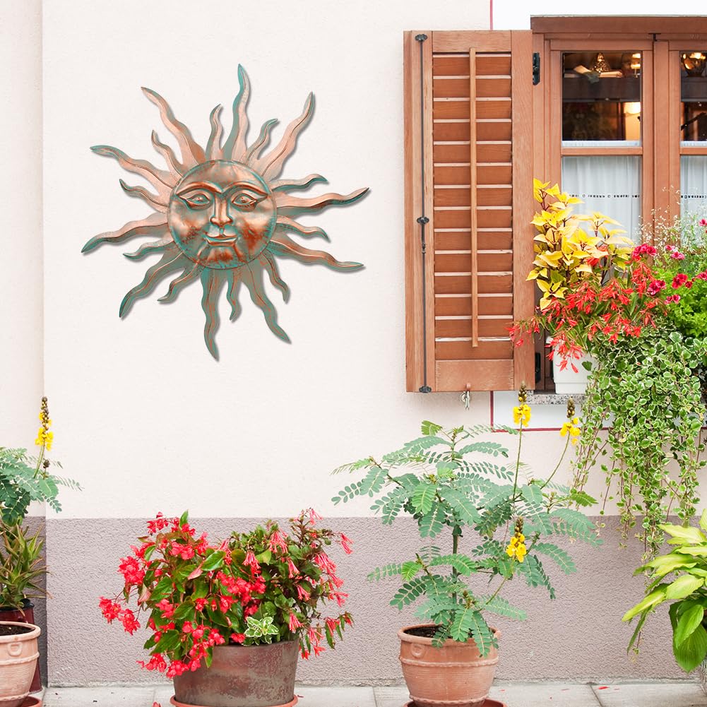 VEWOGARDEN green patina finish sun artwork highlights vintage charm on outdoor walls.