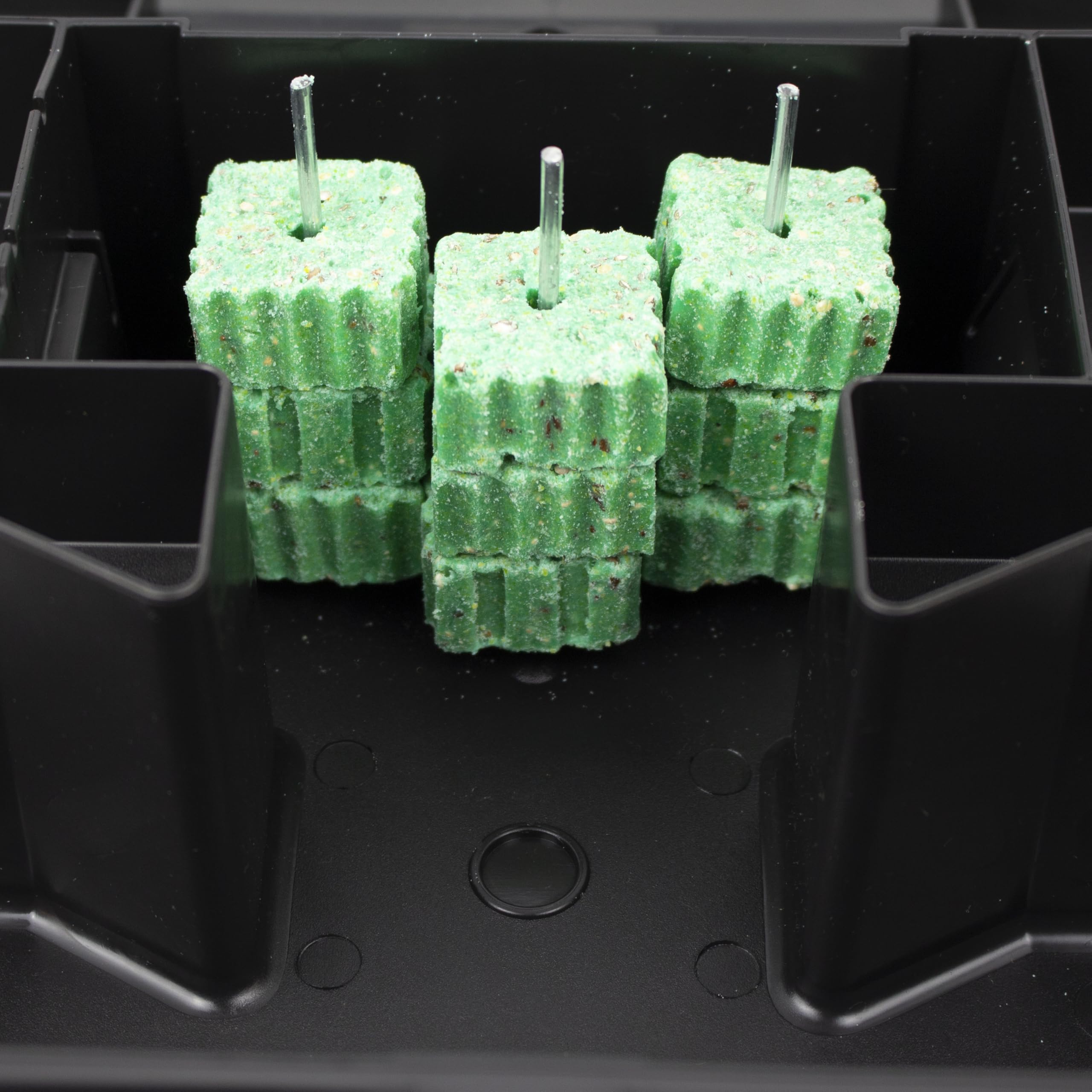 Victor M901RB holds-bait-blocks capability highlights flexible control options
