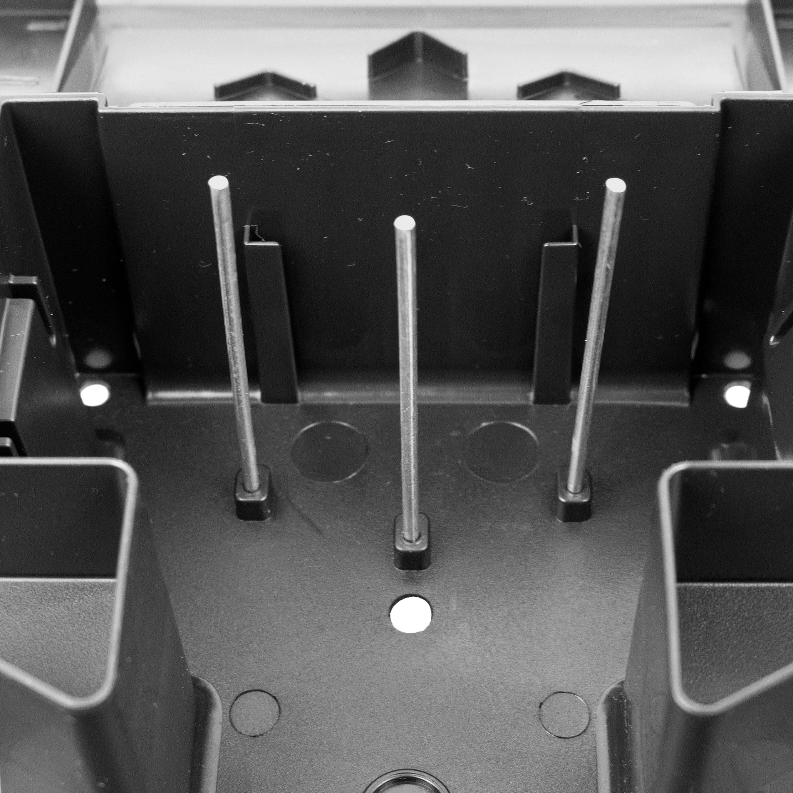 Victor M901RB locking design ensures secure containment of bait and traps