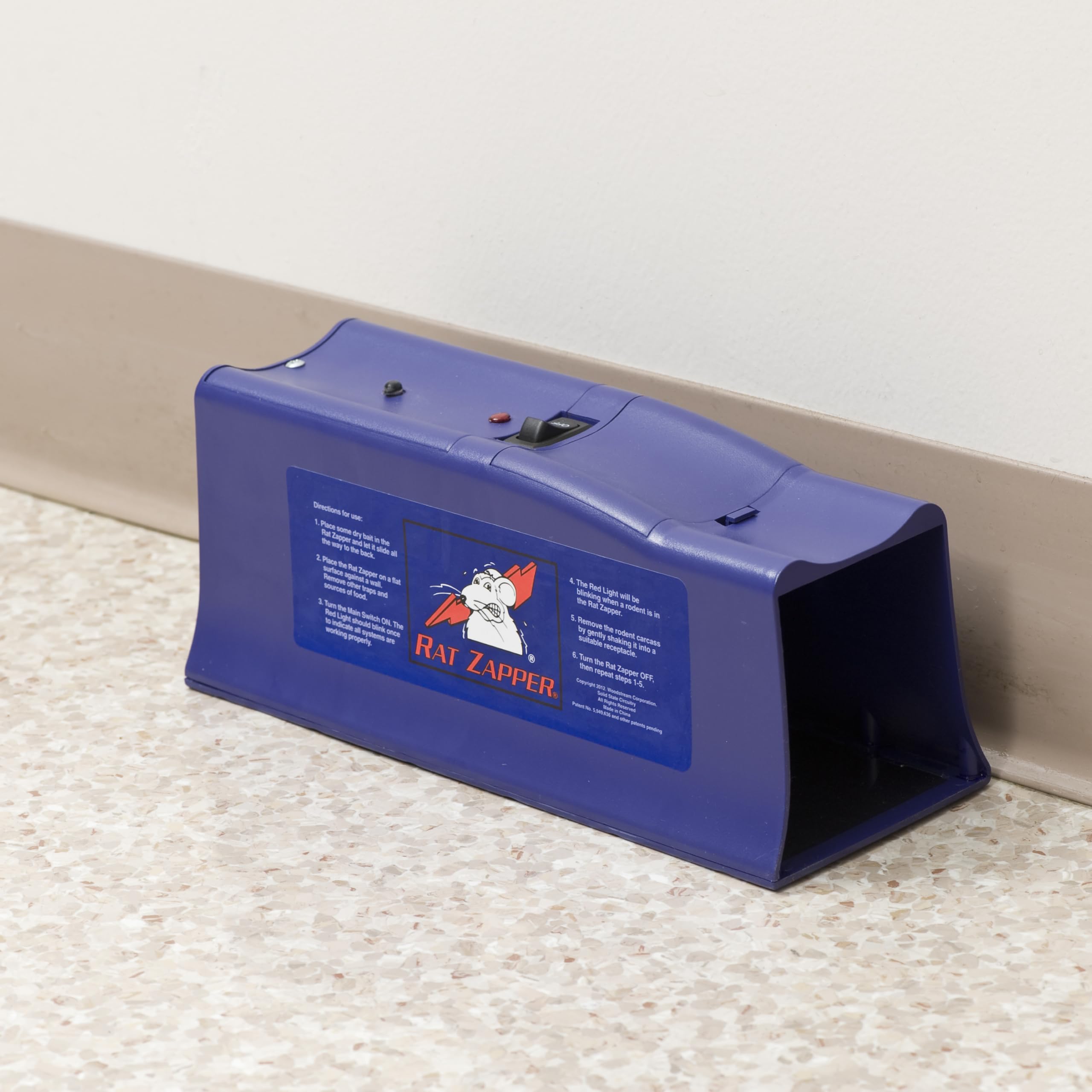 Victor Rat Zapper Classic by-wall placement demonstrates optimal alignment for fast captures.