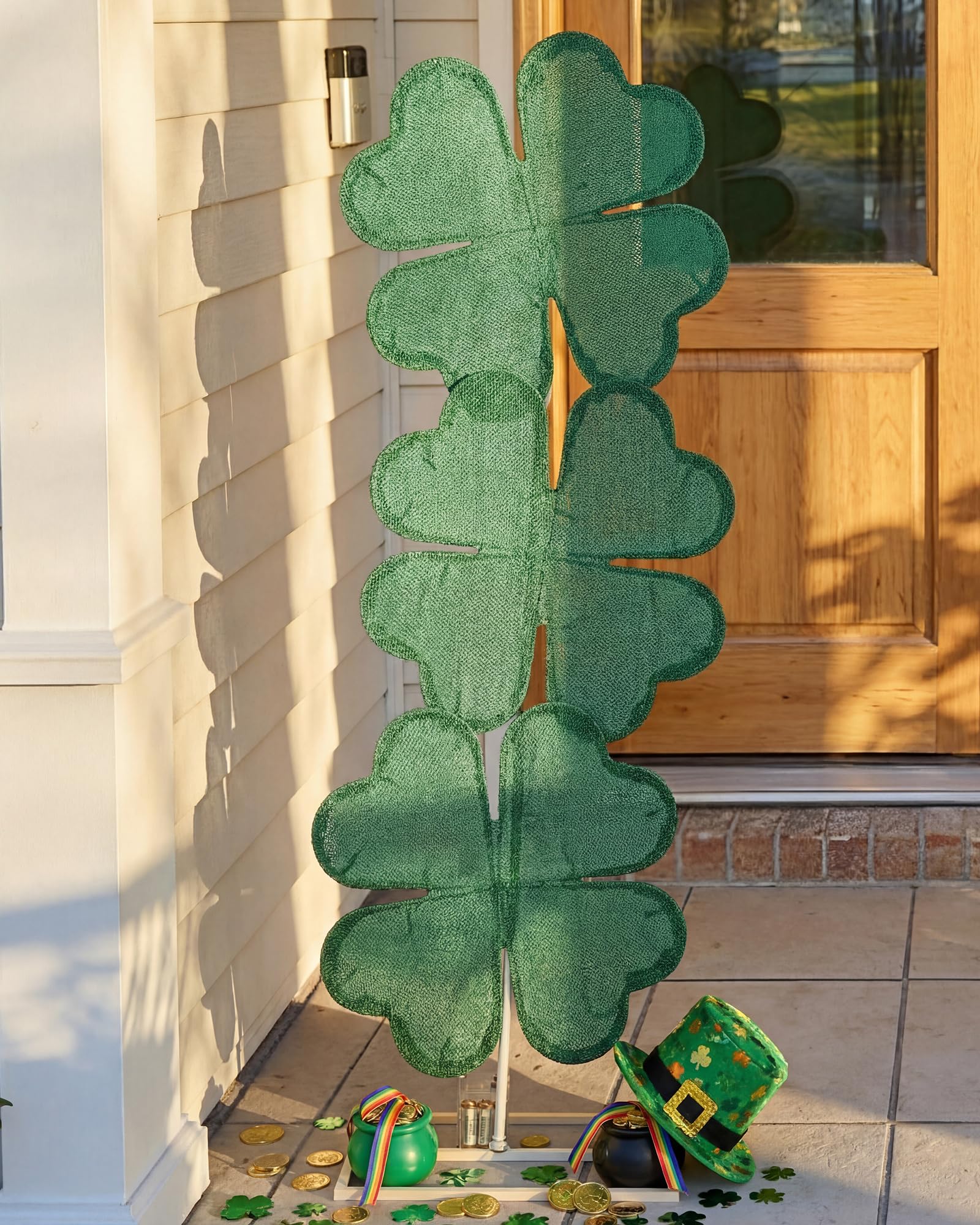 VIHOSE dusk-friendly yard ornament enhances evening curb appeal.