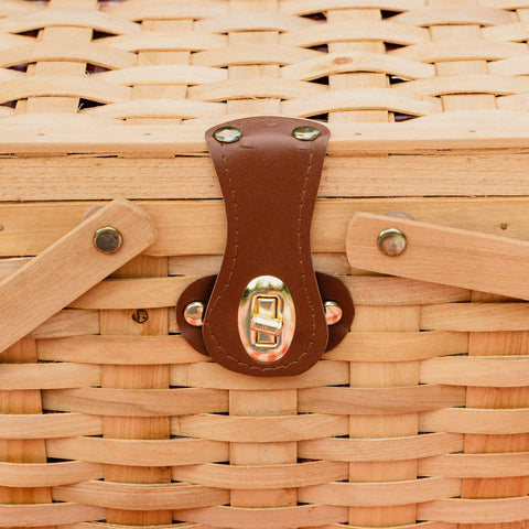 Vintiquewise Wickerwise basket in park setup for outdoor gatherings