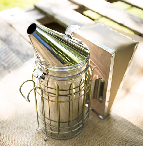 VIVO durable stainless smoker is a reliable tool for frequent hive work.