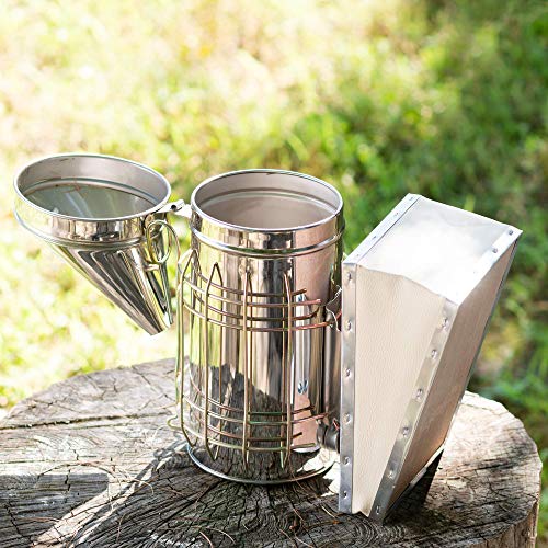 VIVO storage-friendly smoker ready to suspend or store between visits.