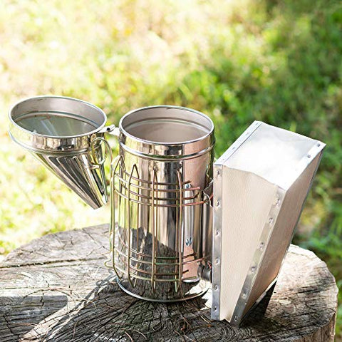 VIVO storage-friendly smoker ready to suspend or store between visits.