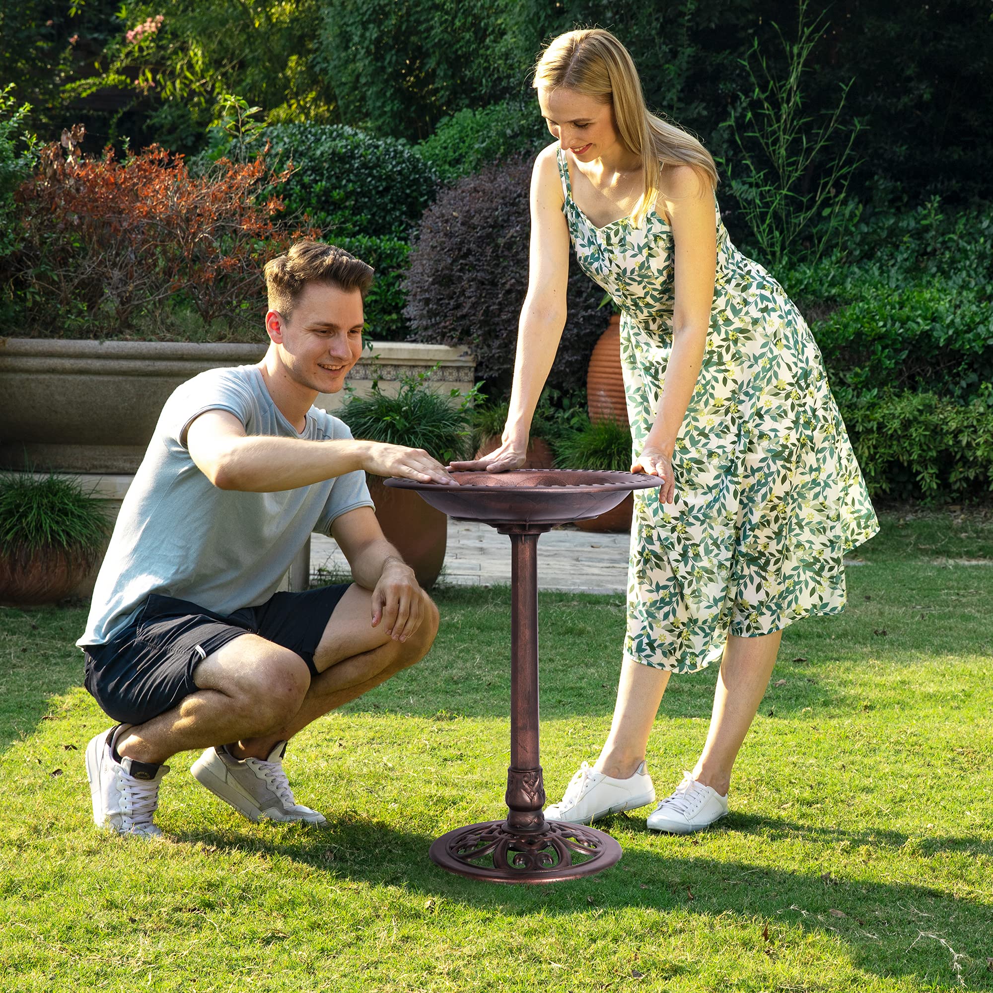 VIVOHOME 20-inch bowl bird bath close-up shows spacious bathing area and easy access