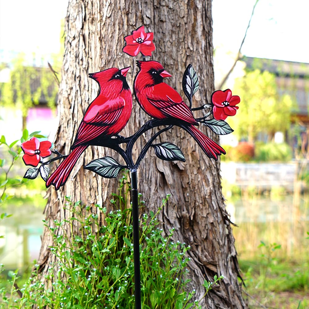 VKEVOC lifelike cardinal design brings natural charm to yards.