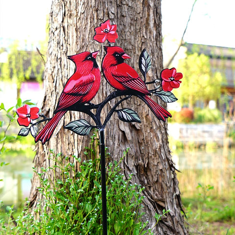VKEVOC lifelike cardinal design brings natural charm to yards.