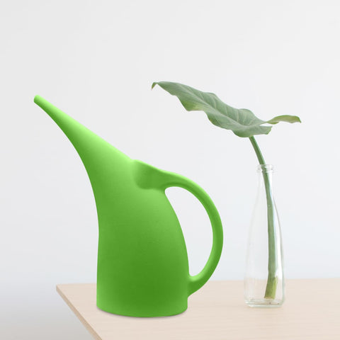 VKPLITE ergonomic grip for comfortable, steady watering sessions