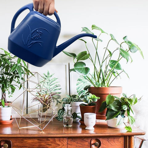 VKPLITE anti-fall sturdy design helps resist slips during watering tasks.