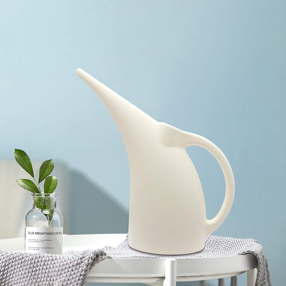 VKPLITE can featuring a comfortable handle for effortless use.