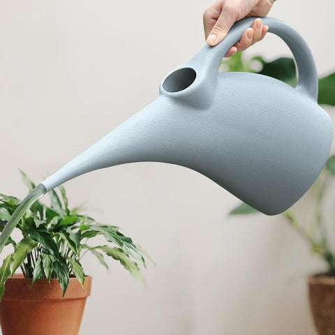 VKPLITE grey watering can with anti-fall design boosts durability during use.