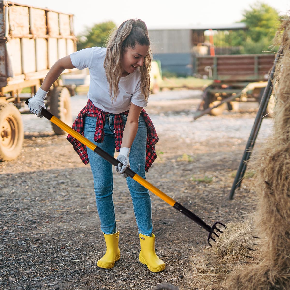 VNIMTI pitch fork with hay bale for lifting and moving stacks